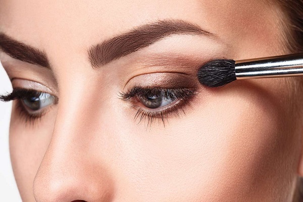 کاربردهای محلول لنز تماسی چشم برای آرایش